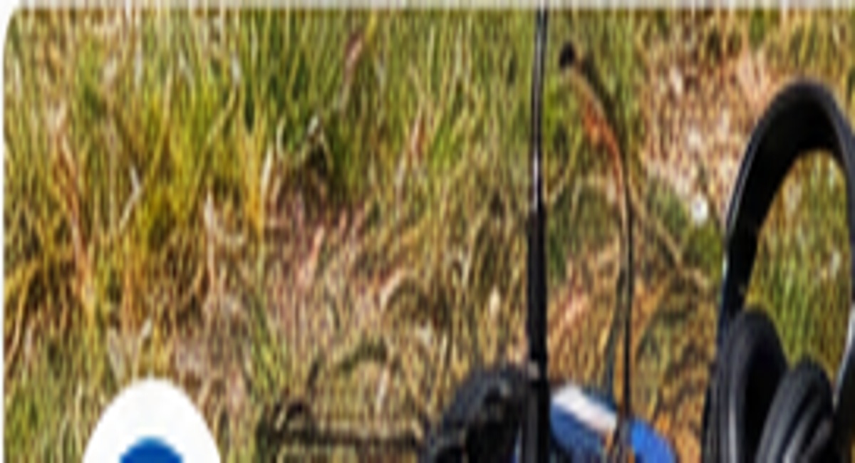 Ground microphone and acoustic leak detection equipment used outdoors